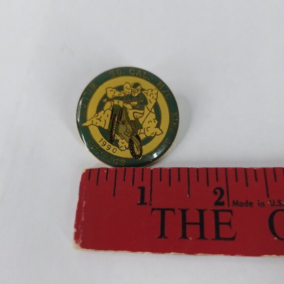 Vintage Motocross Willow Springs Grand Prix Pinback Pin Southern California - Picture 6 of 6